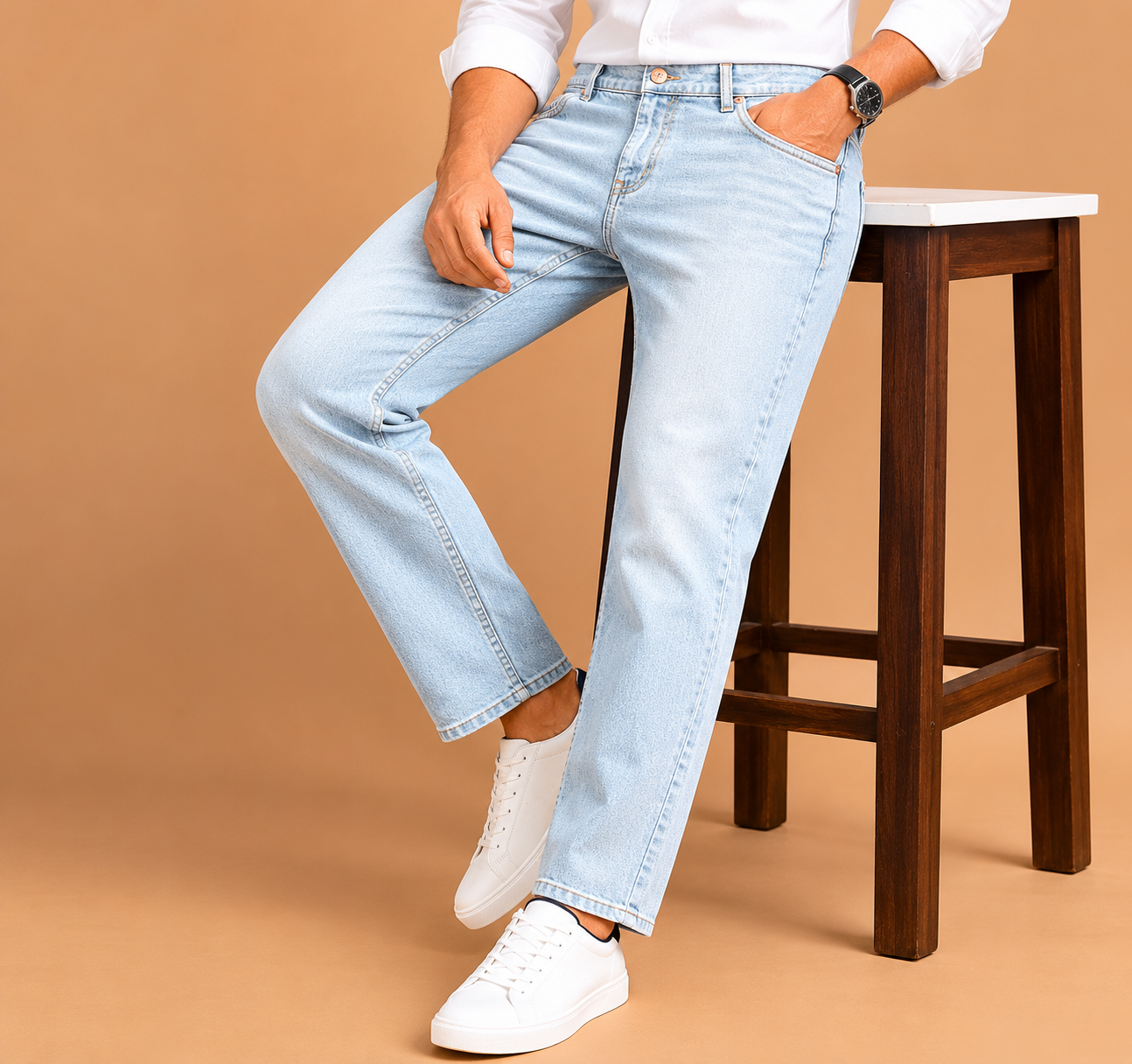 Men’s Light Wash Straight-Fit Jeans